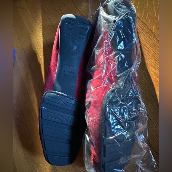 Stuart Weitzman Murphy Scarlett Suede Loafer in 9.5, NWT - Picture 3 of 5